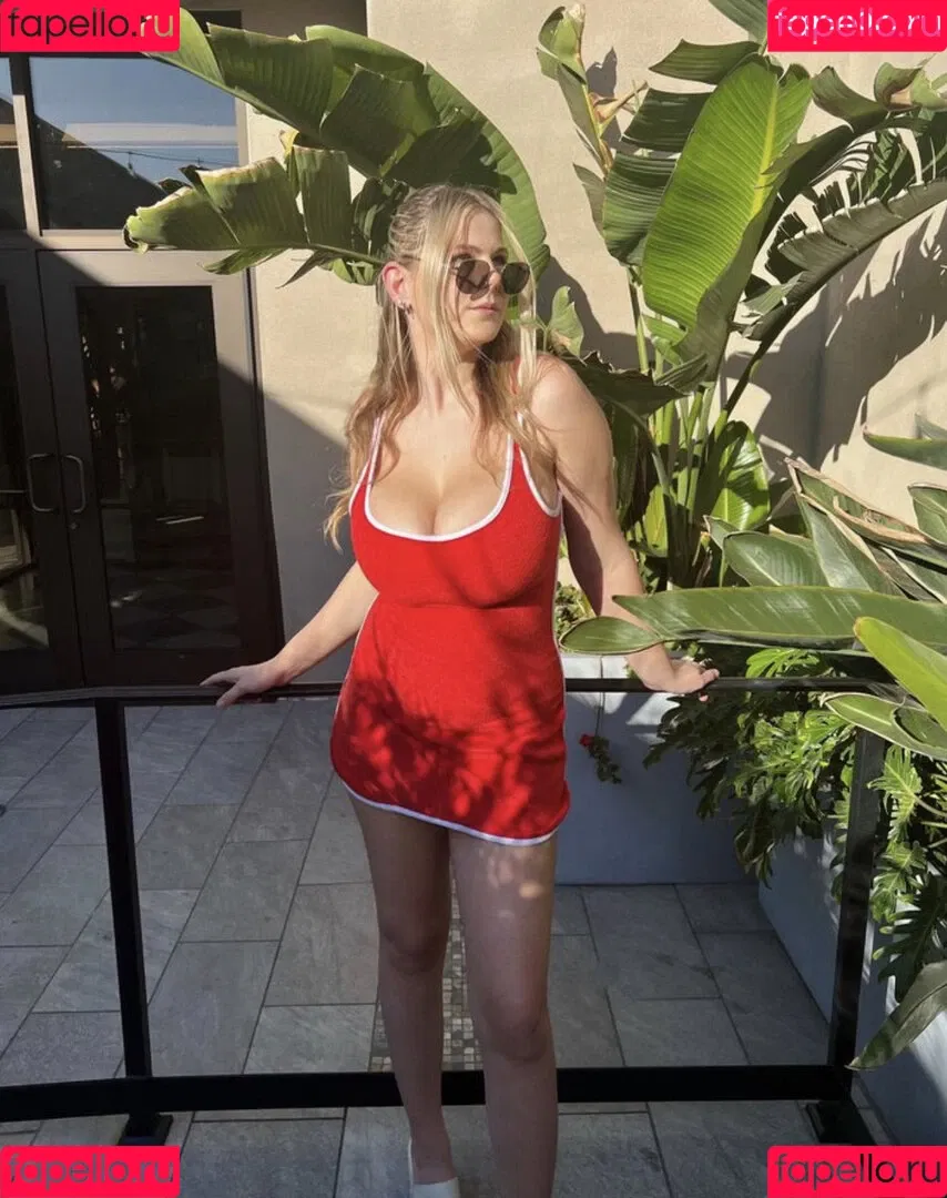 Emily V Onlyfans Photo Gallery 