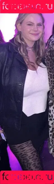 Emily V Onlyfans Photo Gallery 