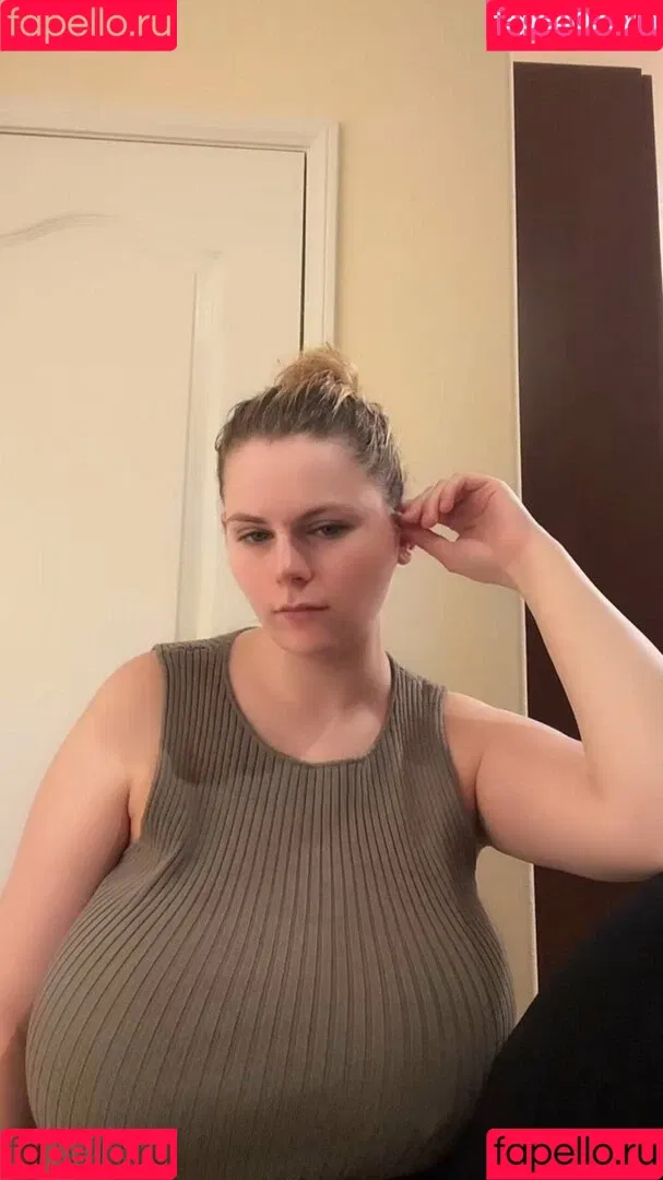 Emily V Onlyfans Photo Gallery 