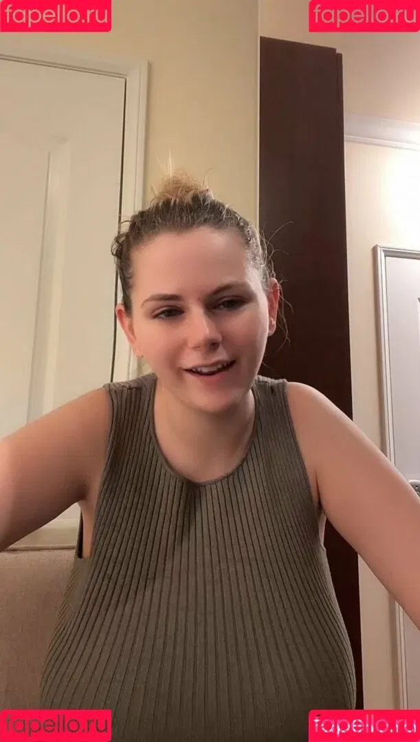 Emily V Onlyfans Photo Gallery 