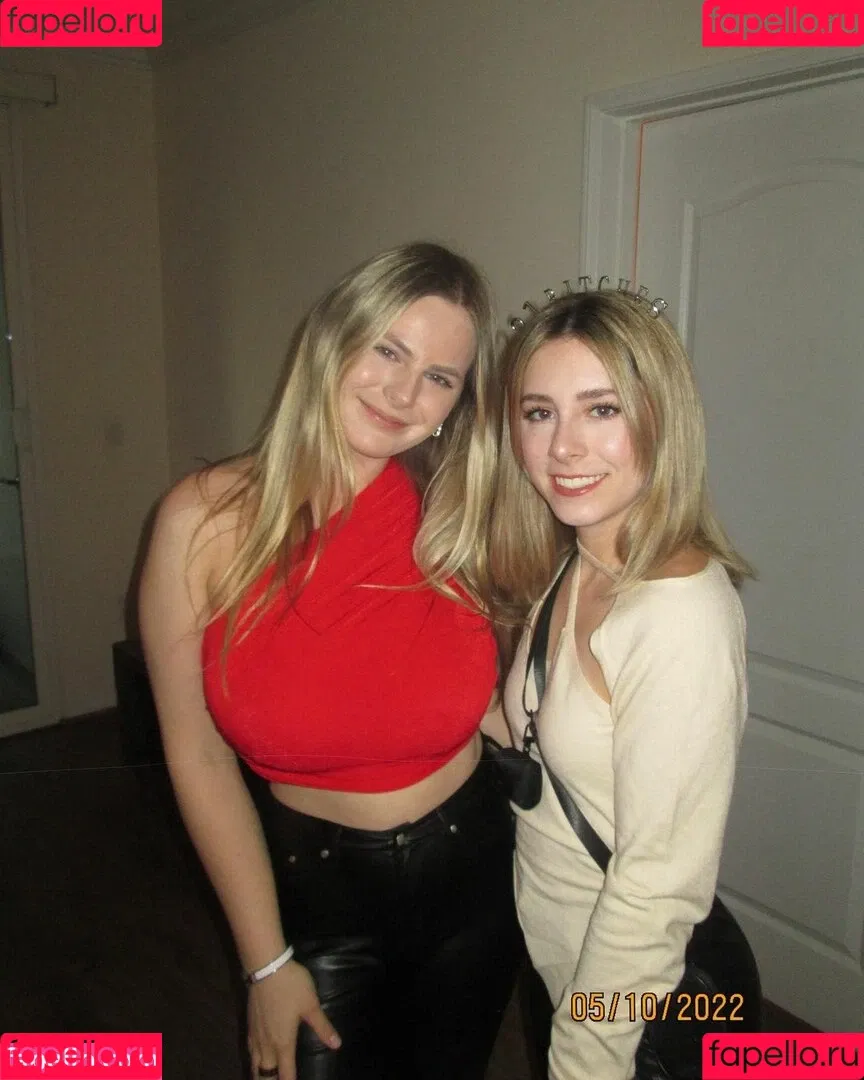 Emily V Onlyfans Photo Gallery 