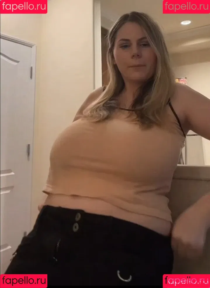 Emily V Onlyfans Photo Gallery 