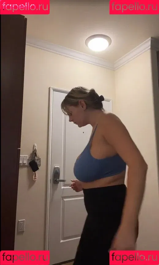 Emily V Onlyfans Photo Gallery 