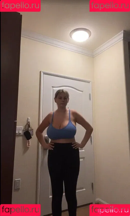 Emily V Onlyfans Photo Gallery 
