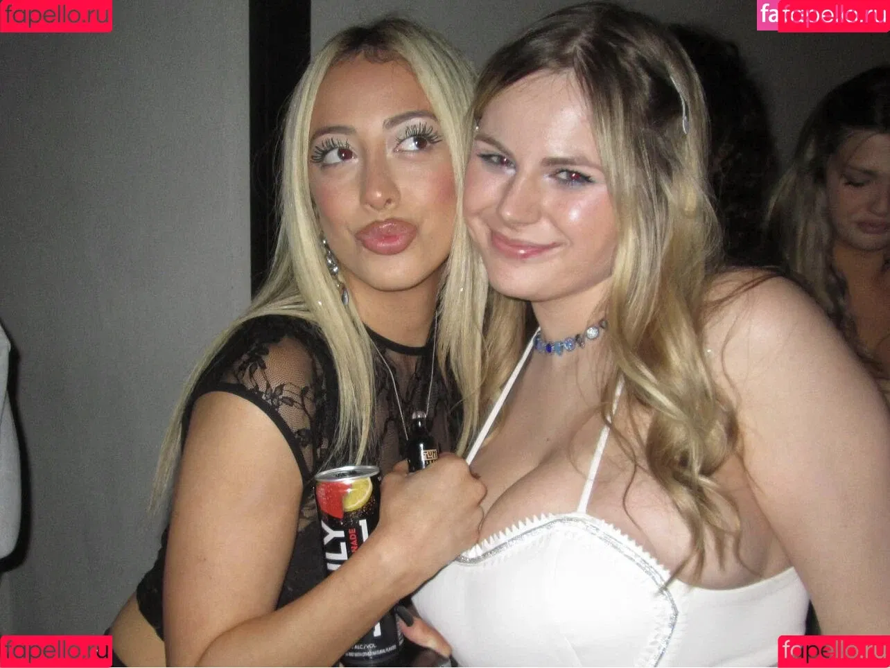 Emily V Onlyfans Photo Gallery 
