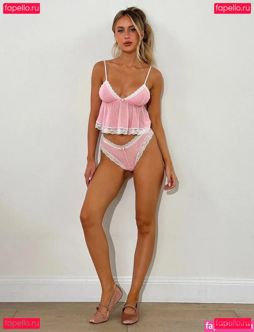 Emily V Onlyfans Photo Gallery 