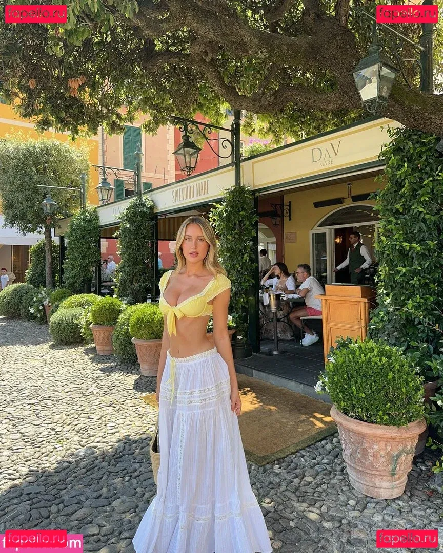 Emily V Onlyfans Photo Gallery 