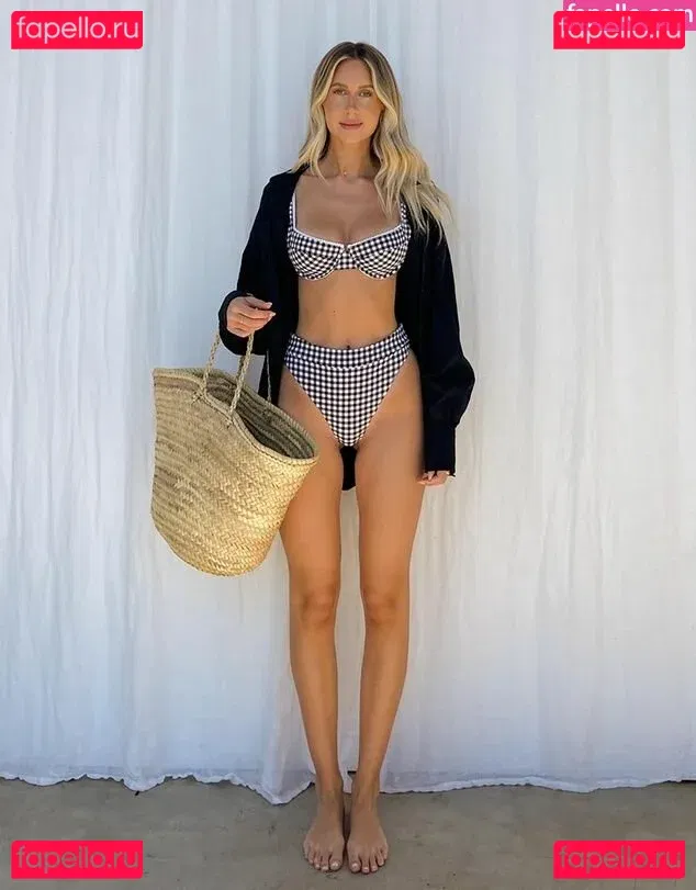 Emily V Onlyfans Photo Gallery 