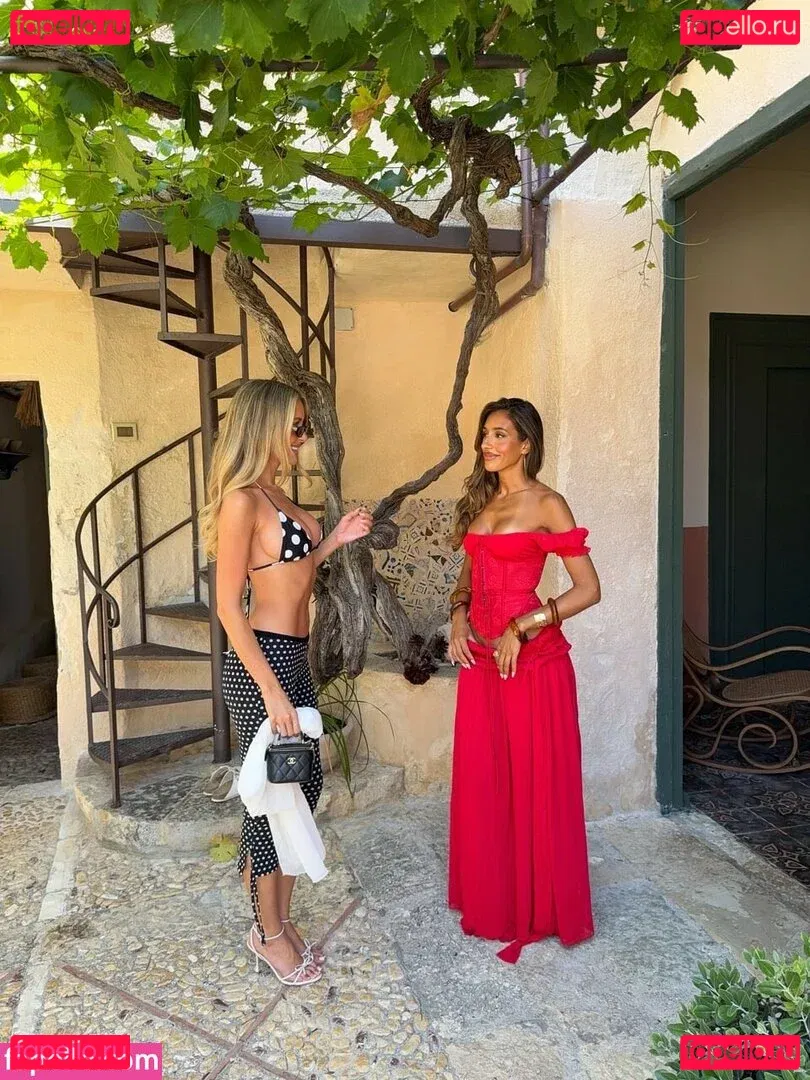 Emily V Onlyfans Photo Gallery 