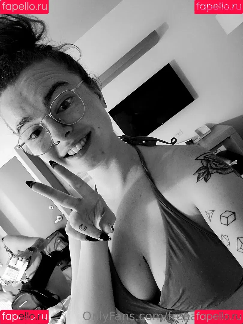 freeartieeros Onlyfans Photo Gallery 
