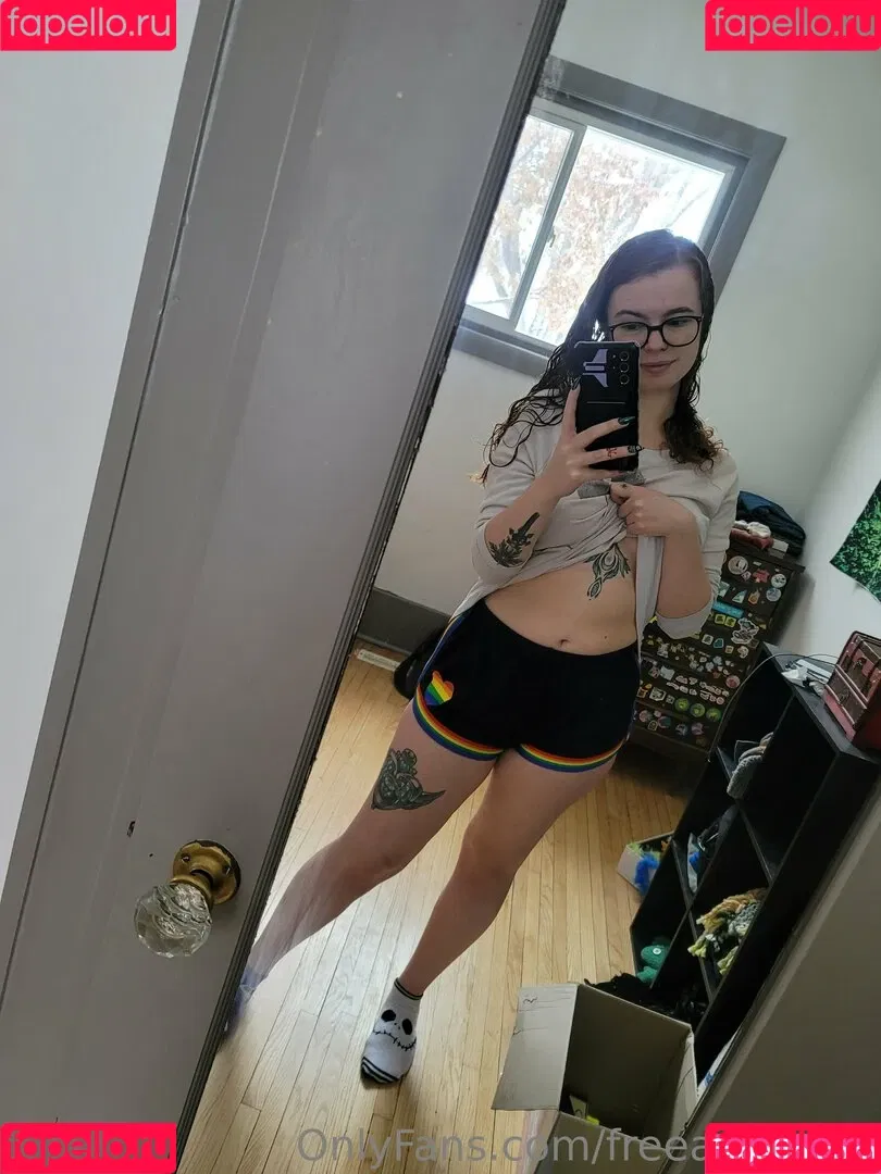 freeartieeros Onlyfans Photo Gallery 