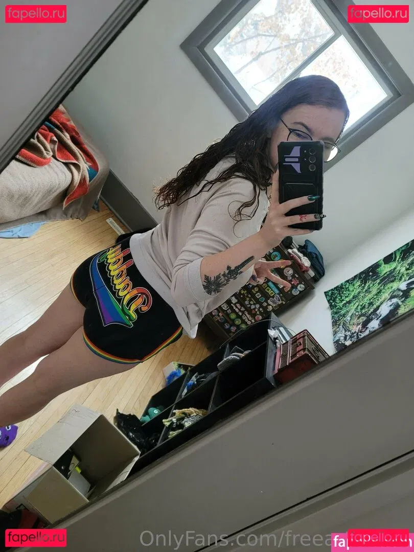 freeartieeros Onlyfans Photo Gallery 