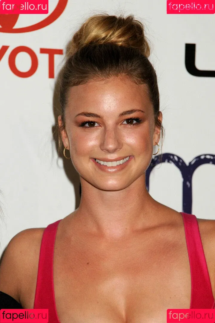 Emily VanCamp Onlyfans Photo Gallery 