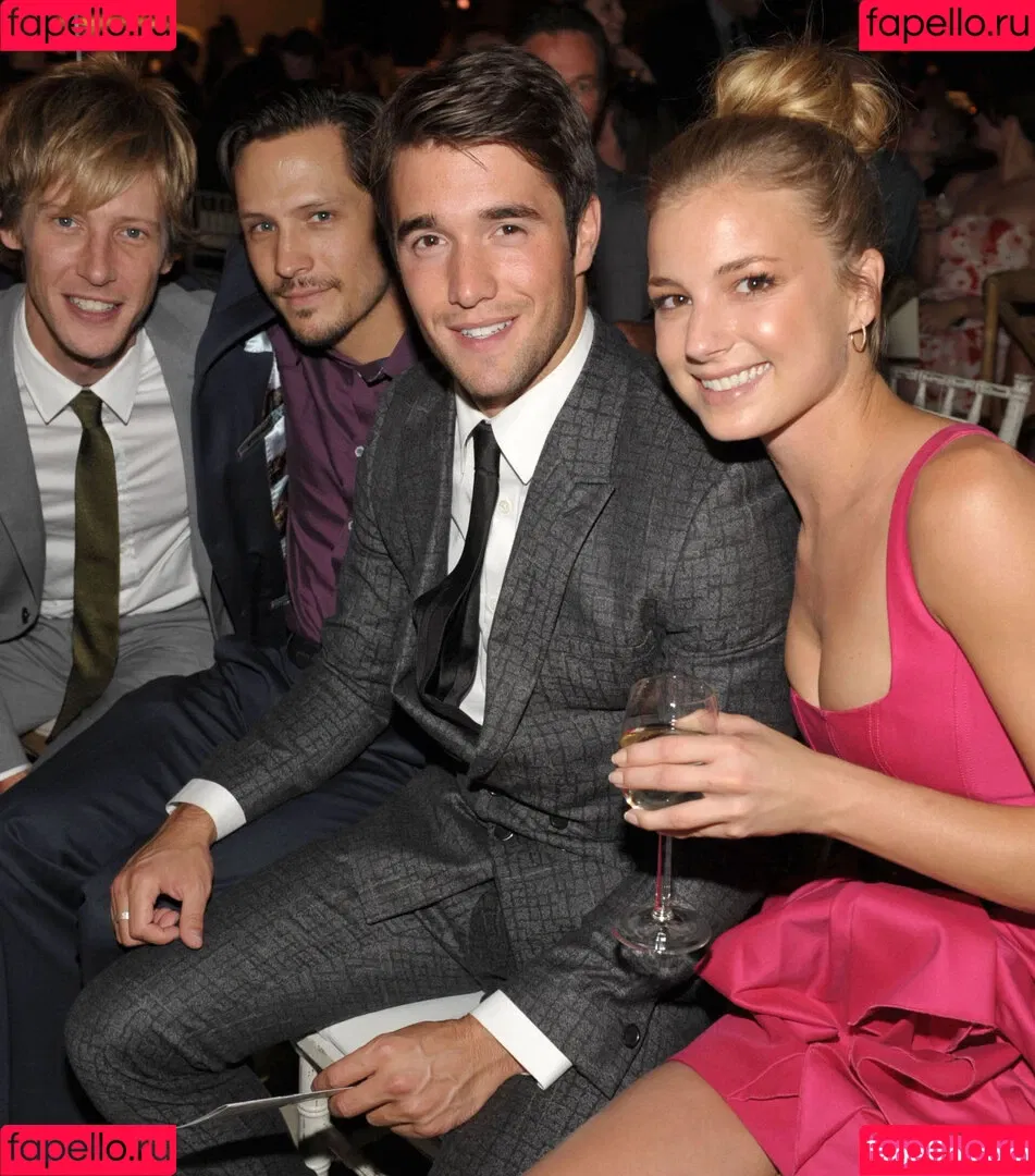 Emily VanCamp Onlyfans Photo Gallery 