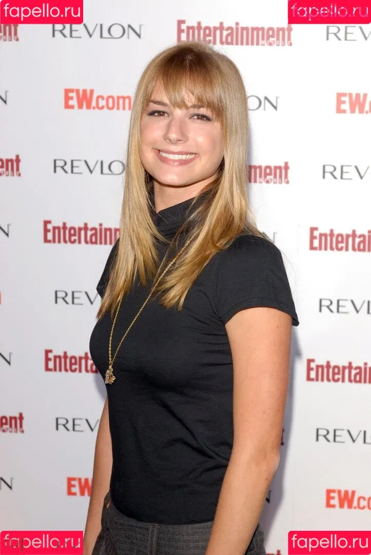 Emily VanCamp Onlyfans Photo Gallery 