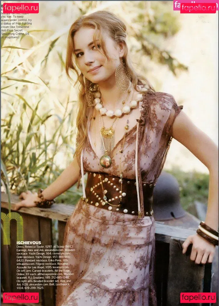 Emily VanCamp Onlyfans Photo Gallery 