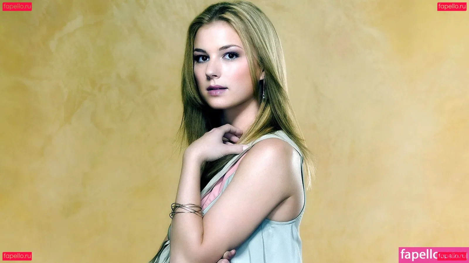 Emily VanCamp Onlyfans Photo Gallery 