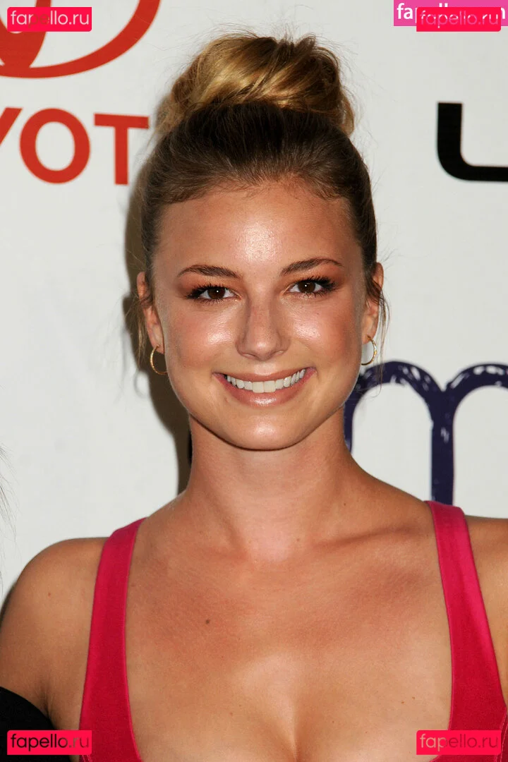 Emily VanCamp Onlyfans Photo Gallery 