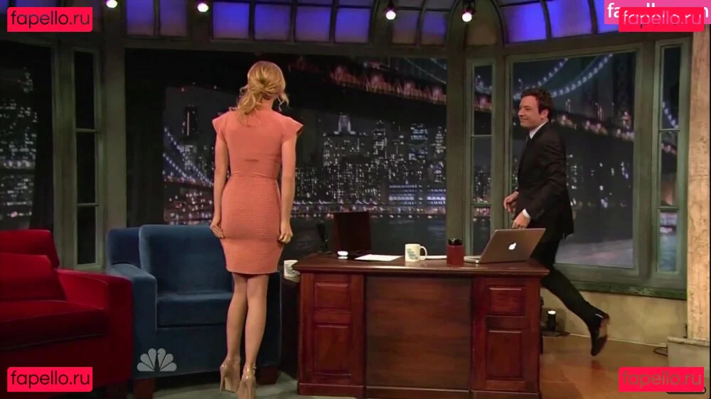 Emily VanCamp Onlyfans Photo Gallery 