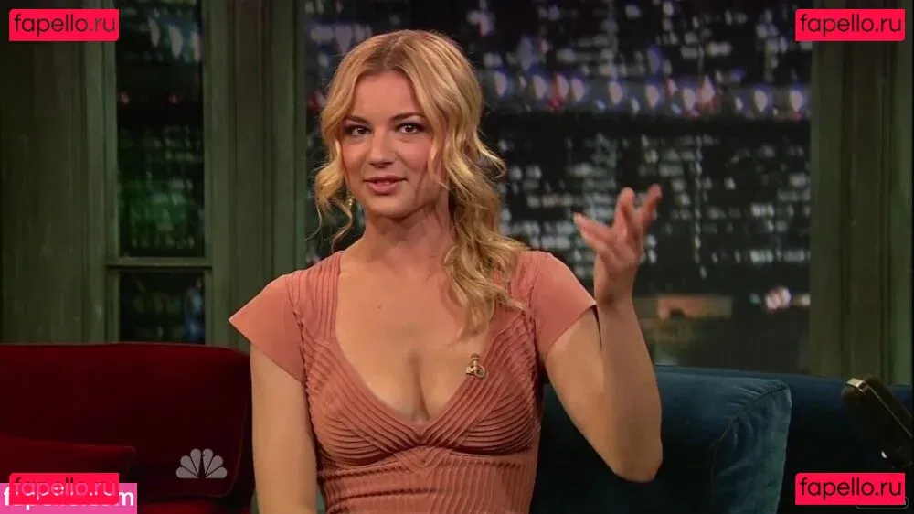 Emily VanCamp Onlyfans Photo Gallery 