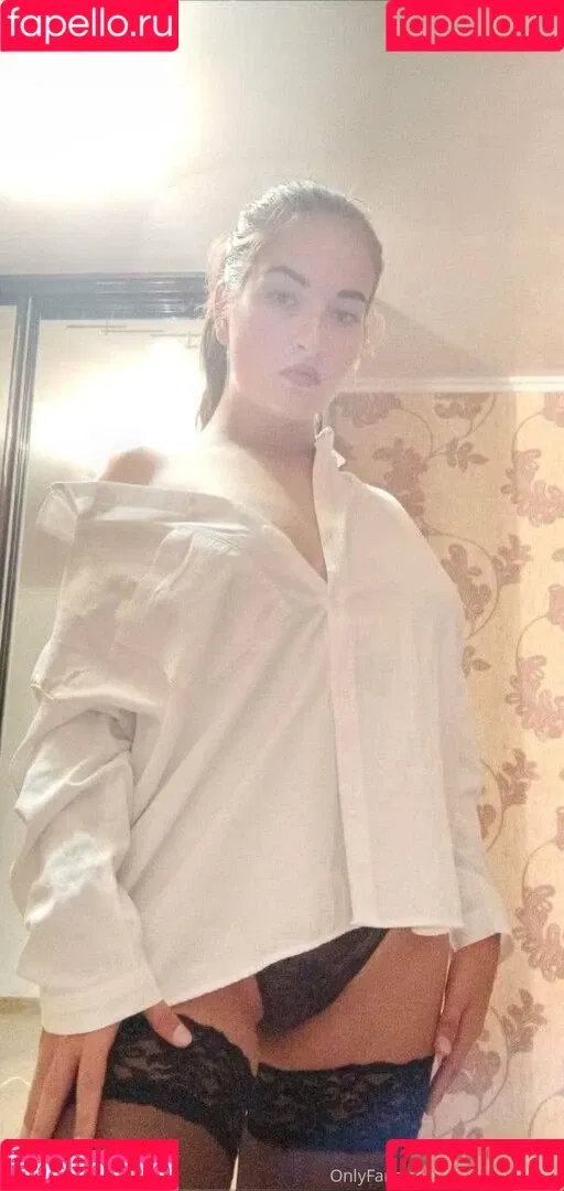 anyabrunette Onlyfans Photo Gallery 