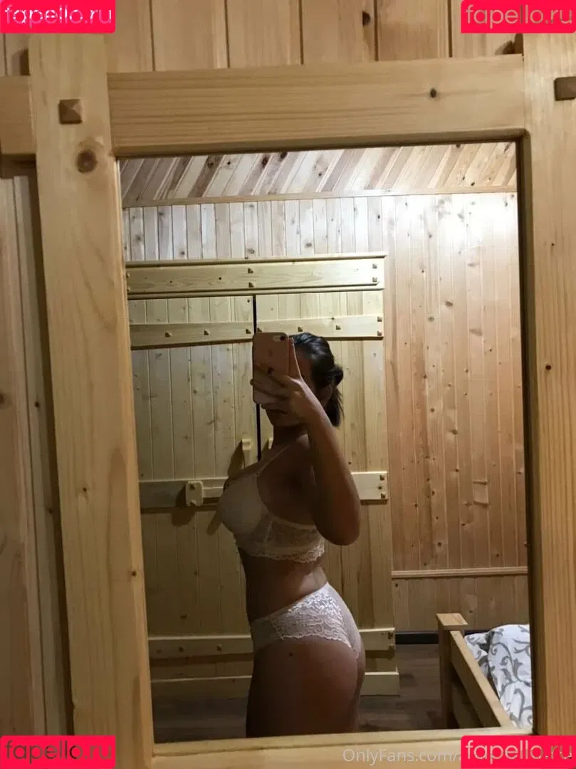 anyabrunette Onlyfans Photo Gallery 