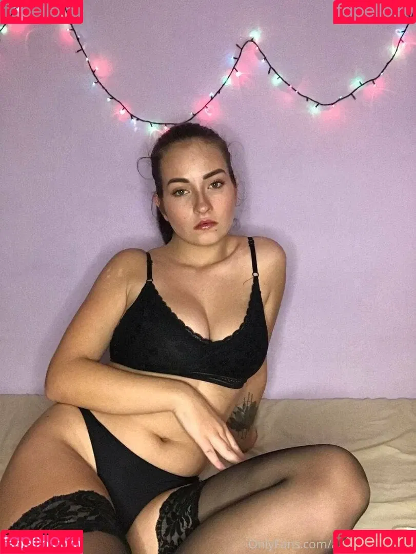 anyabrunette Onlyfans Photo Gallery 