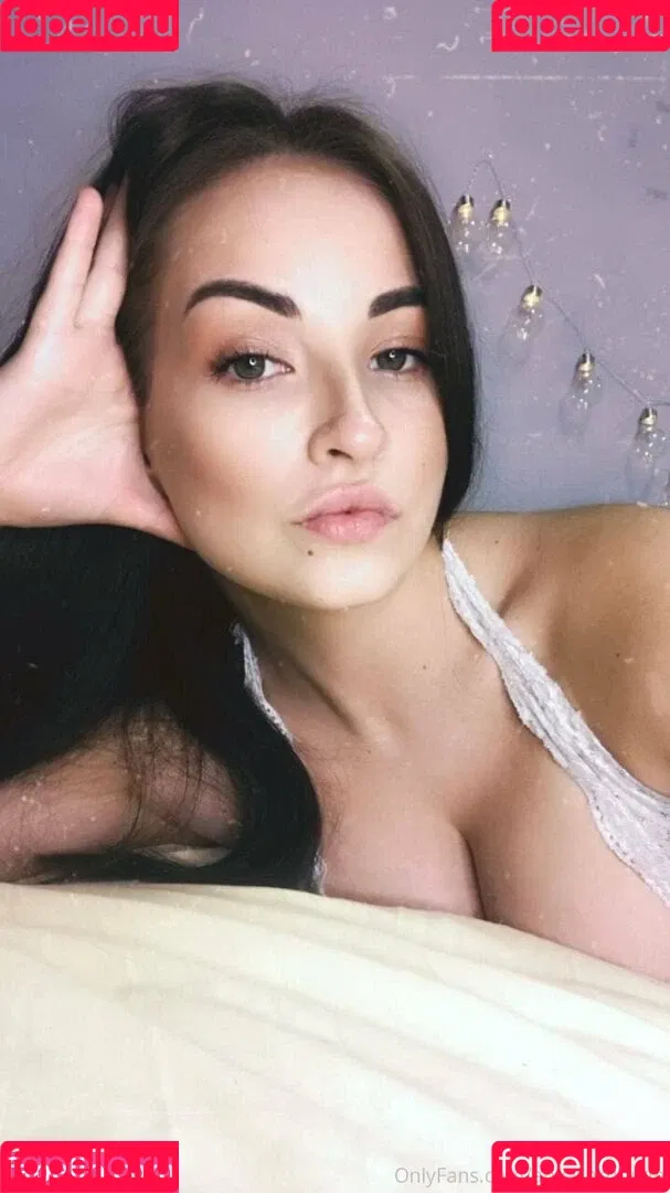 anyabrunette Onlyfans Photo Gallery 