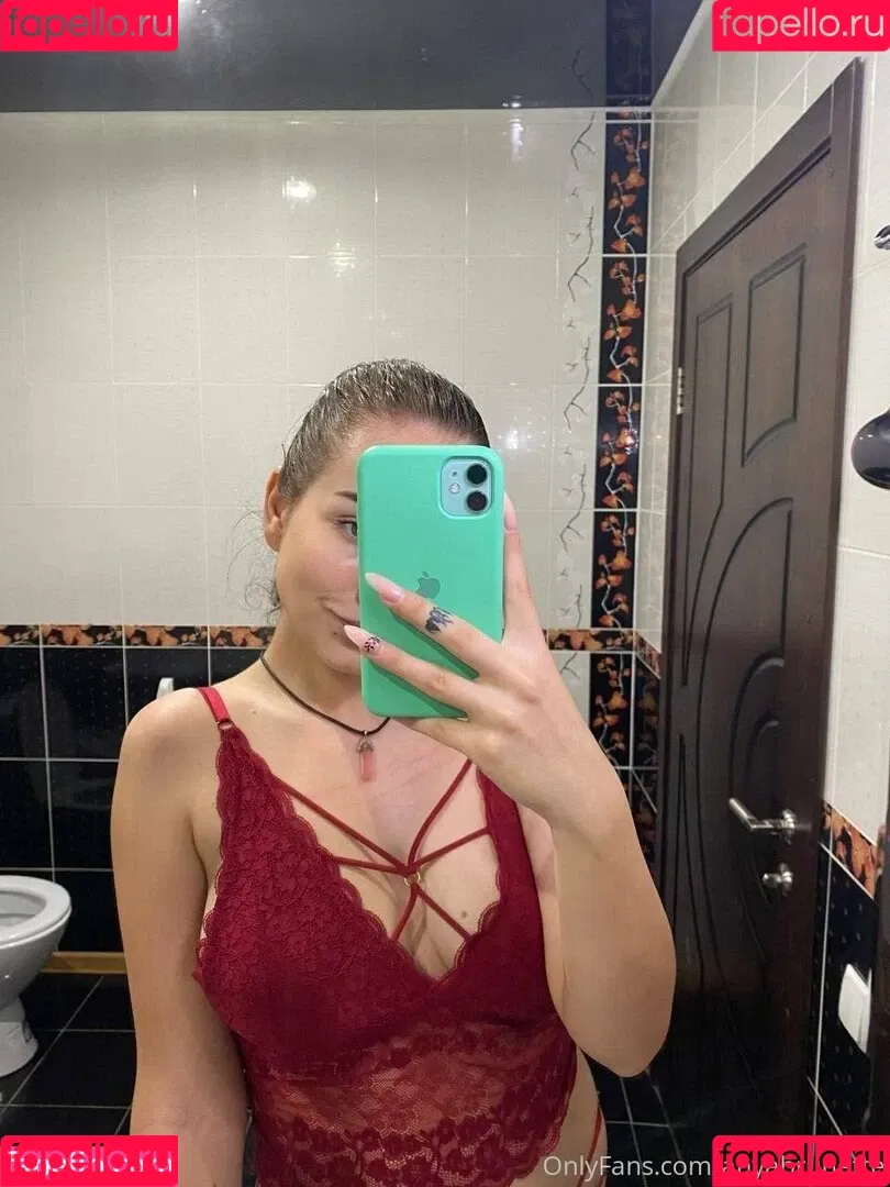 anyabrunette Onlyfans Photo Gallery 