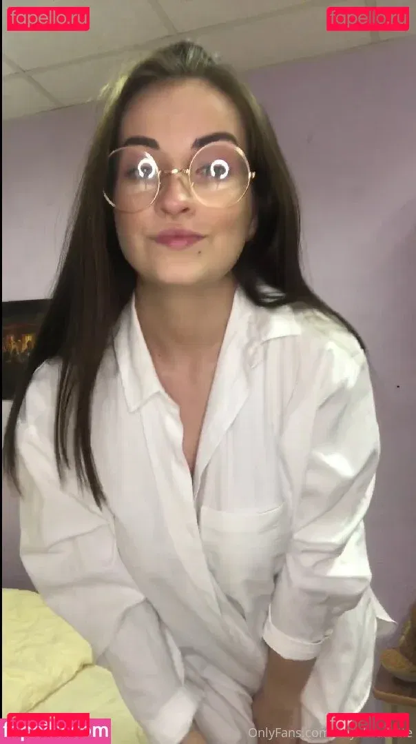 anyabrunette Onlyfans Photo Gallery 