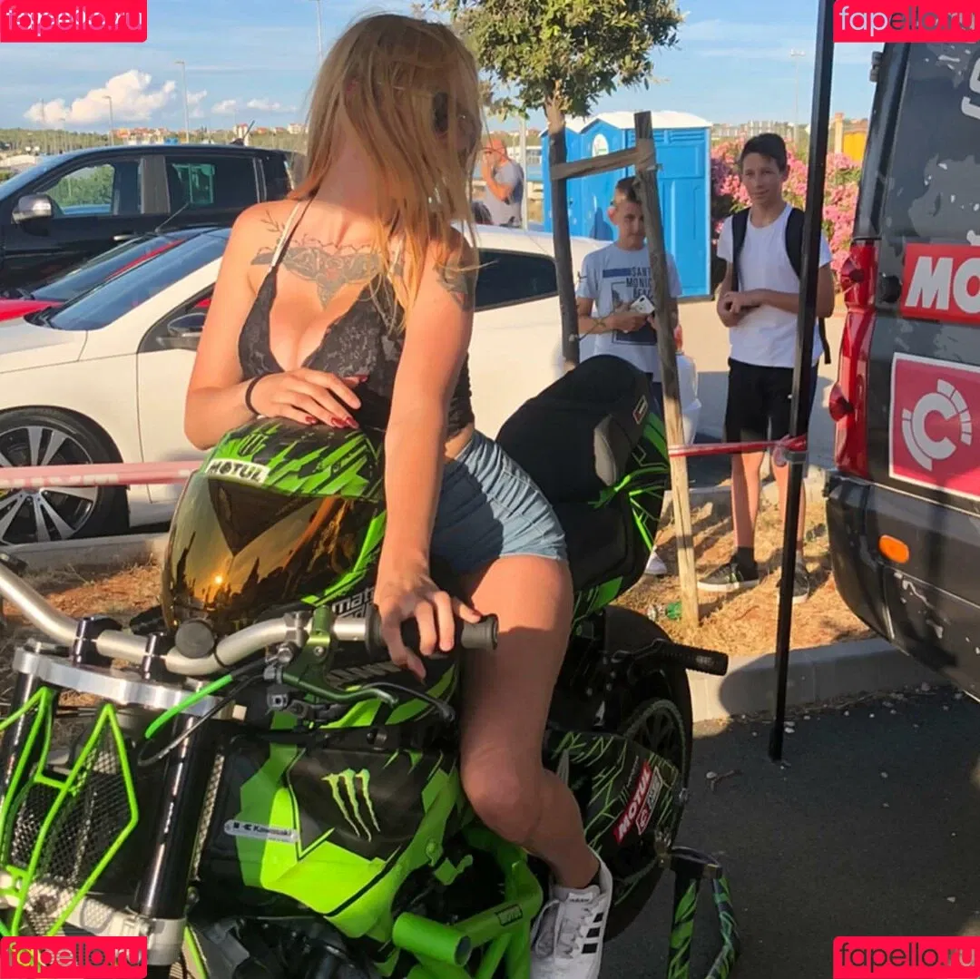 suzizvonar Onlyfans Photo Gallery 