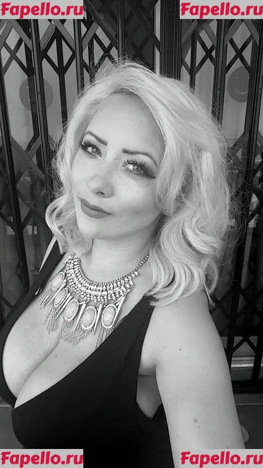 Stephanie Fox Onlyfans Photo Gallery 