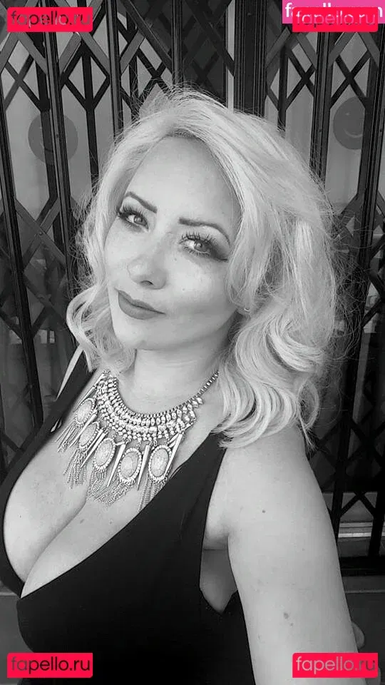 Stephanie Fox Onlyfans Photo Gallery 