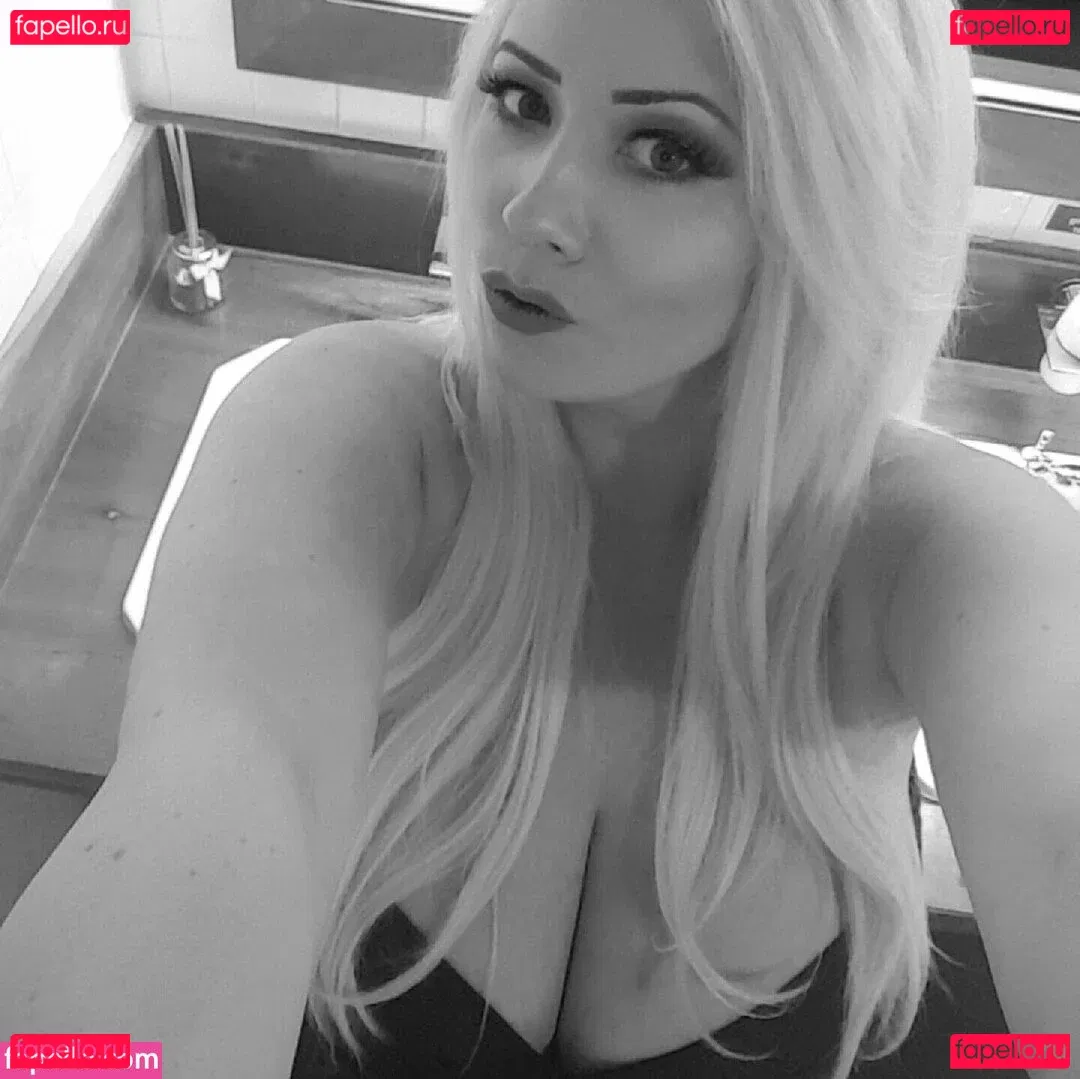 Stephanie Fox Onlyfans Photo Gallery 