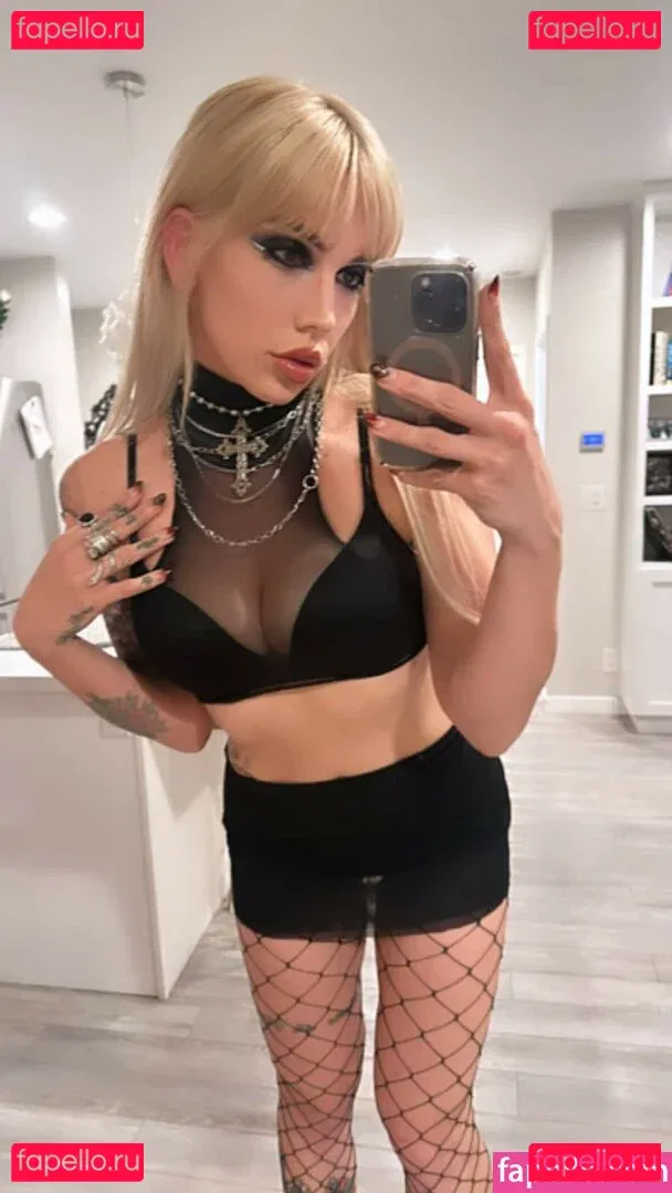 iamheaveniamhell Onlyfans Photo Gallery 