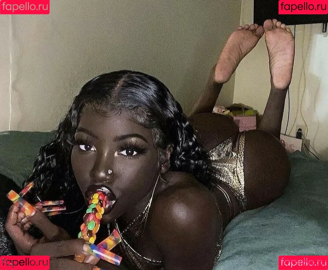 Cyn Kaine Onlyfans Photo Gallery 
