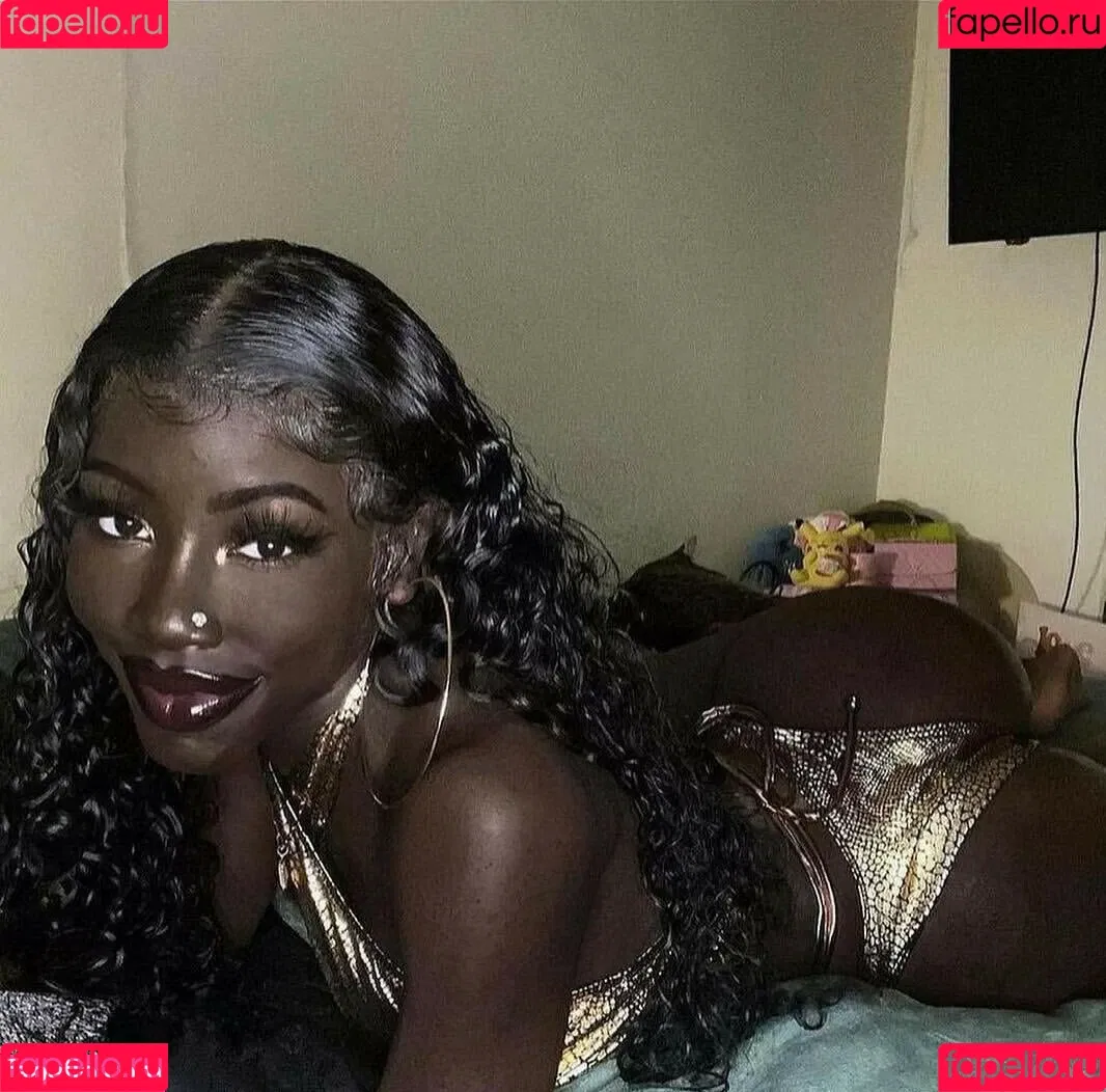 Cyn Kaine Onlyfans Photo Gallery 