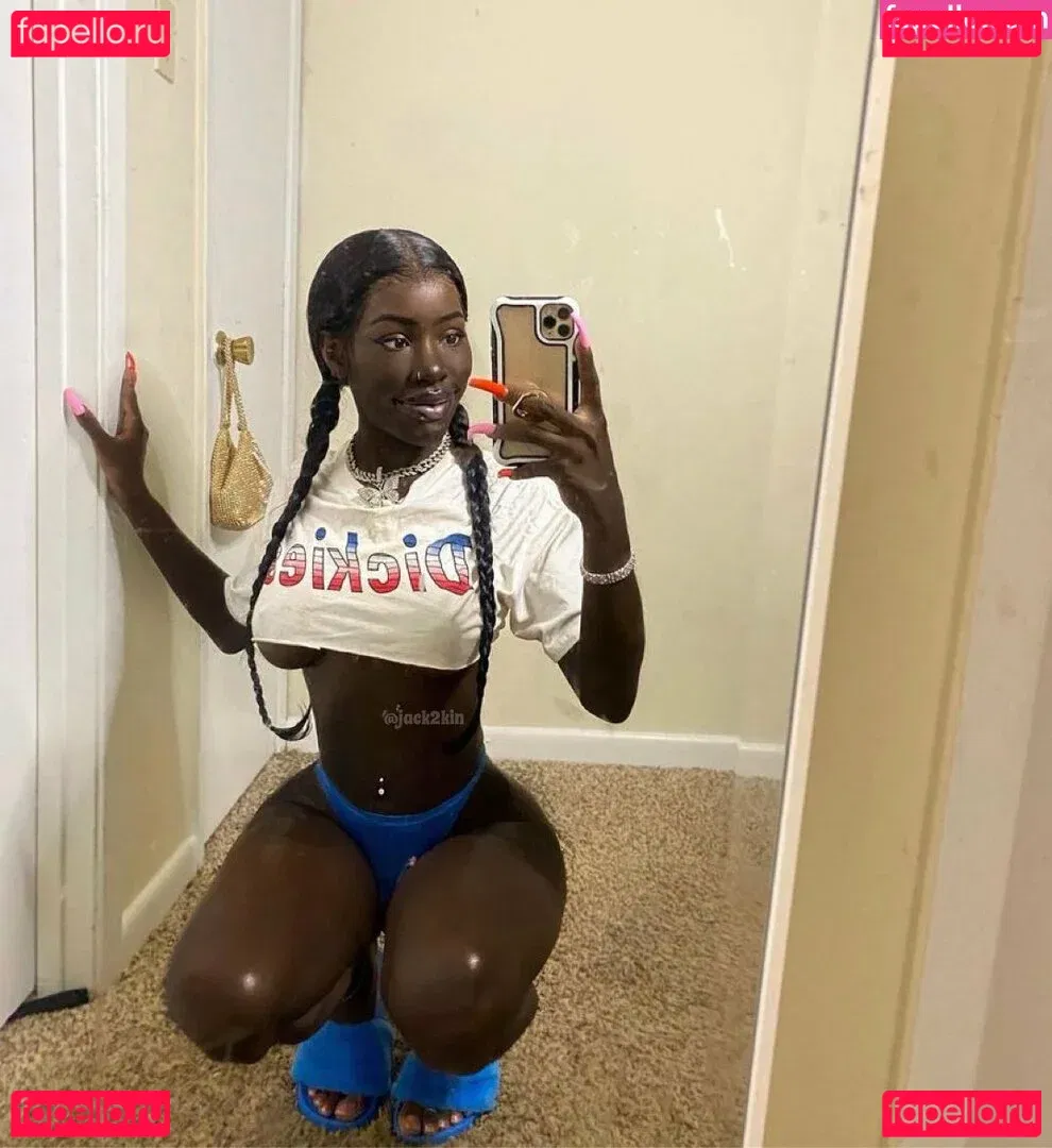 Cyn Kaine Onlyfans Photo Gallery 