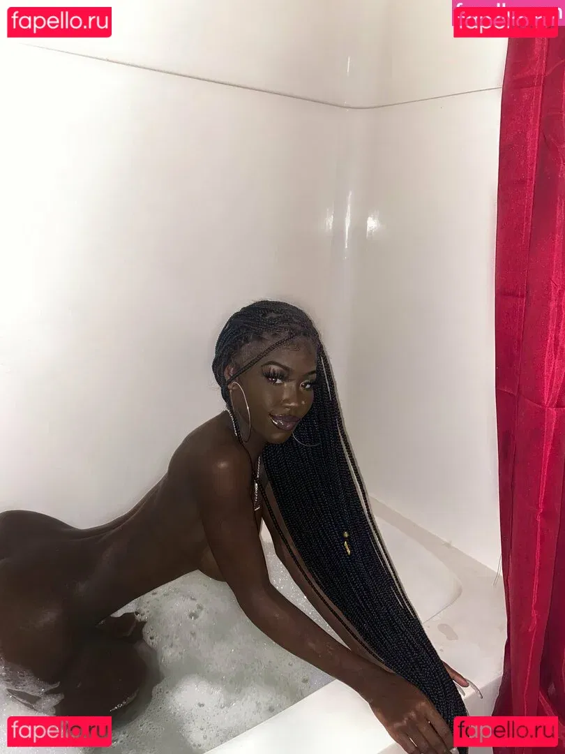 Cyn Kaine Onlyfans Photo Gallery 