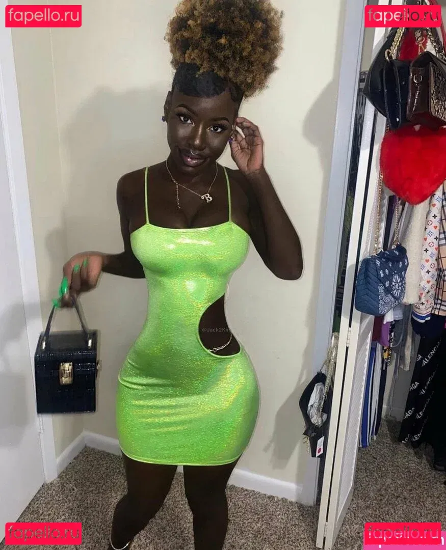 Cyn Kaine Onlyfans Photo Gallery 