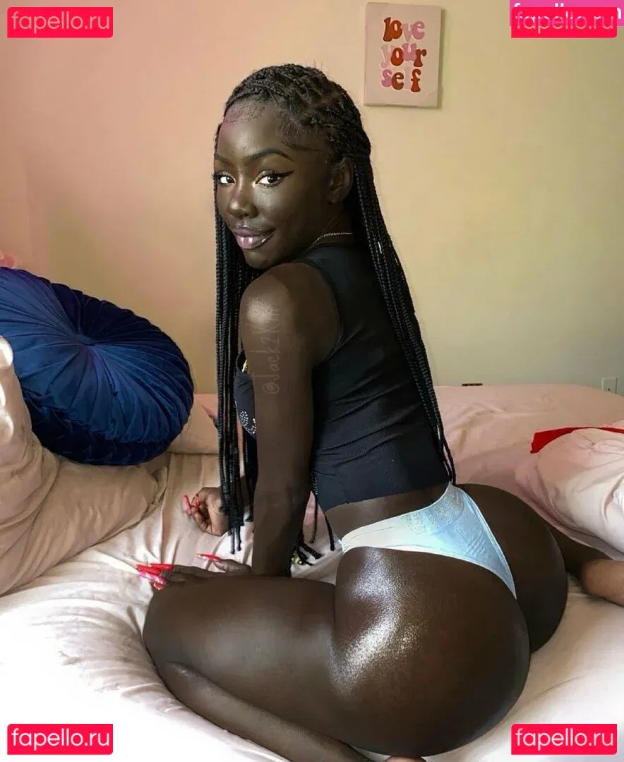 Cyn Kaine Onlyfans Photo Gallery 