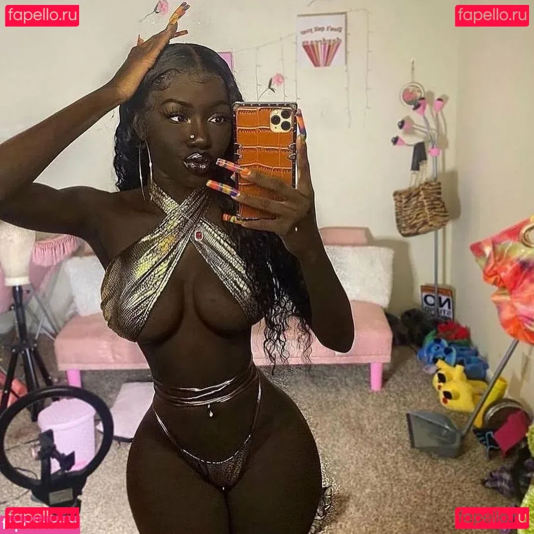 Cyn Kaine Onlyfans Photo Gallery 