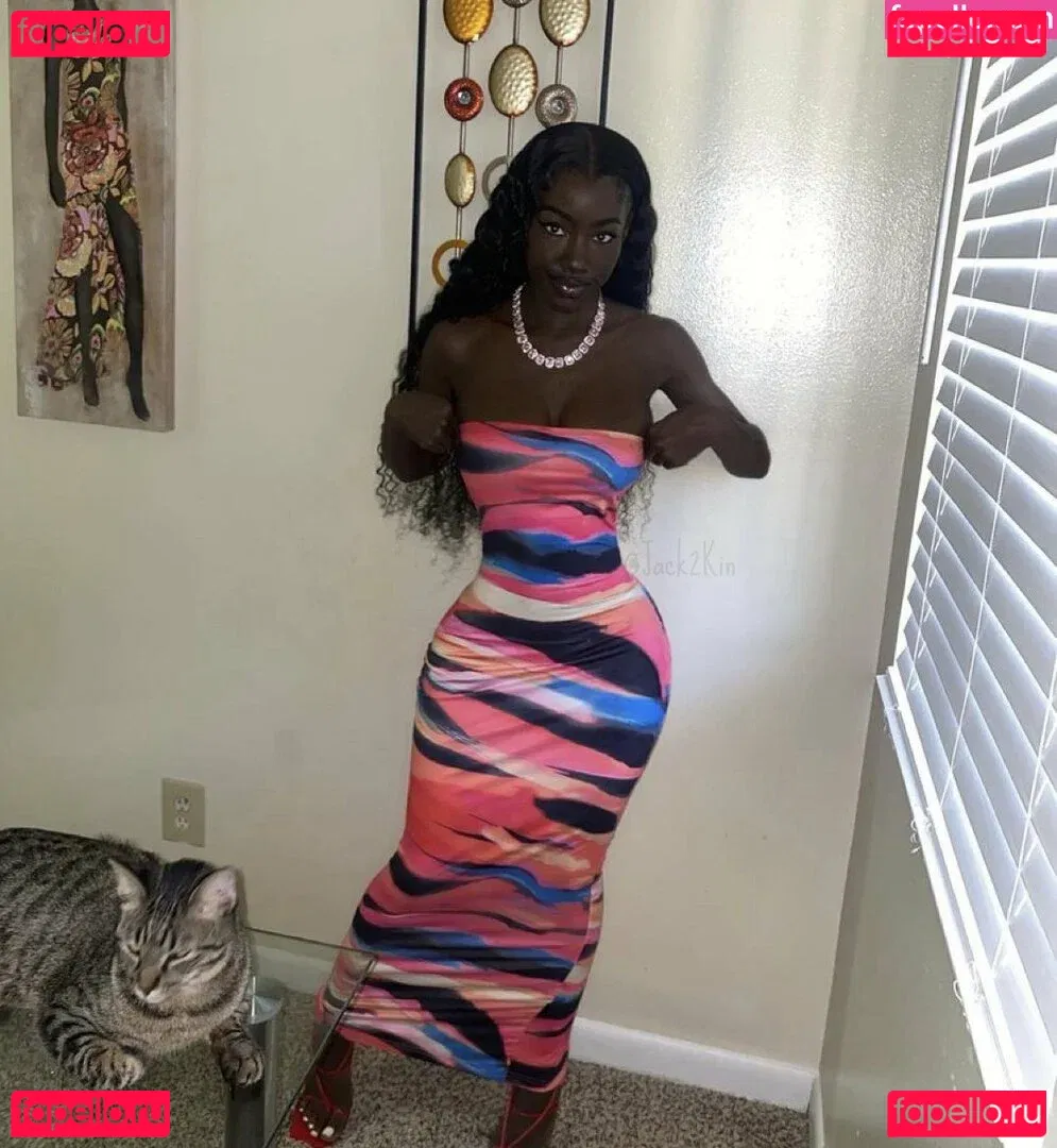 Cyn Kaine Onlyfans Photo Gallery 