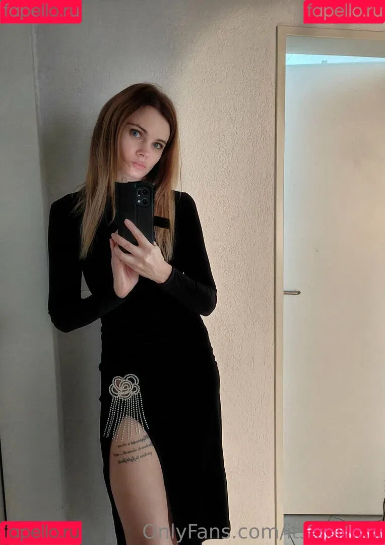 itsmekaro Onlyfans Photo Gallery 