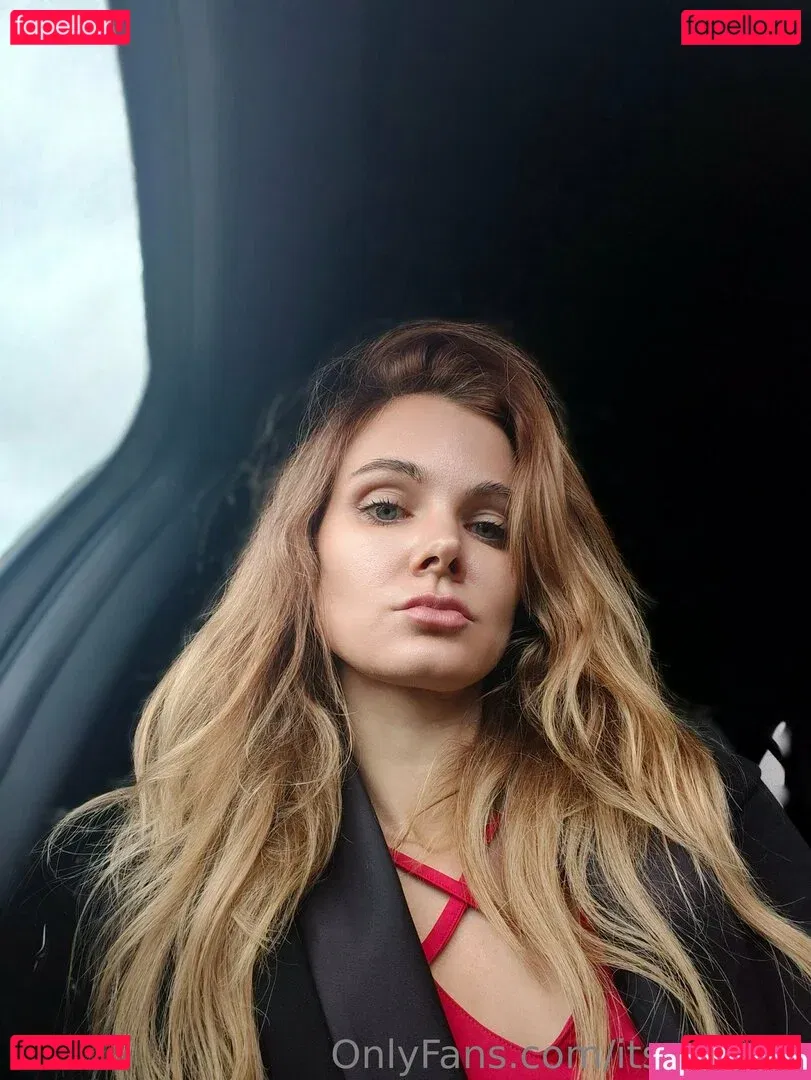 itsmekaro Onlyfans Photo Gallery 