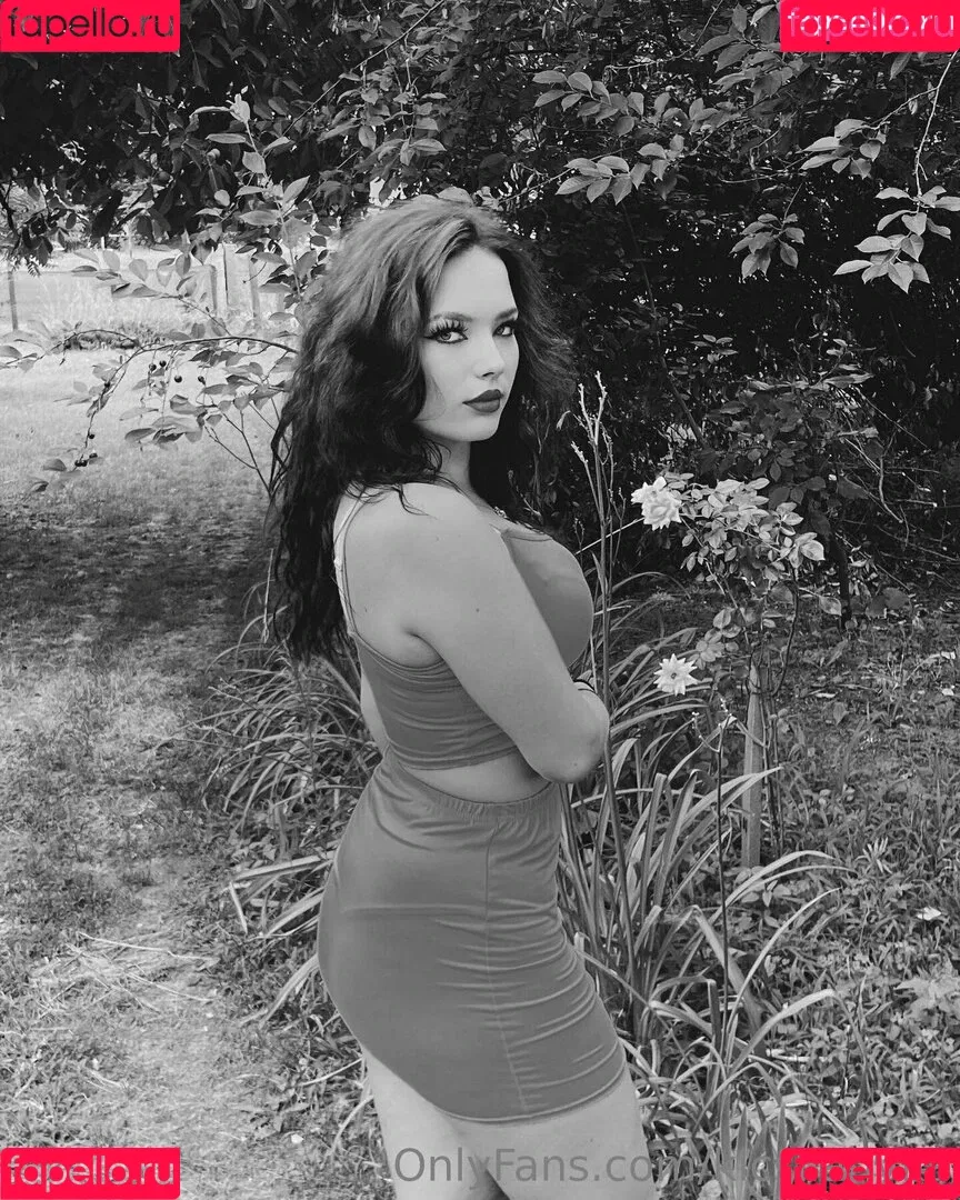 kicsilanyka Onlyfans Photo Gallery 