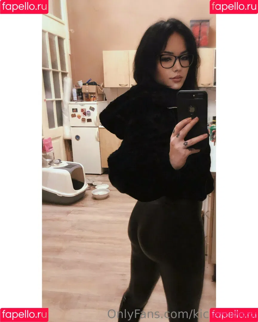 kicsilanyka Onlyfans Photo Gallery 