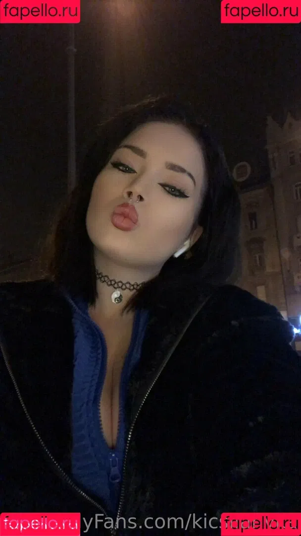 kicsilanyka Onlyfans Photo Gallery 