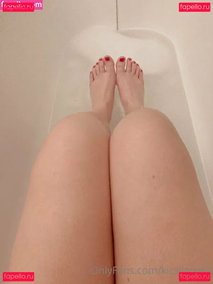 kicsilanyka Onlyfans Photo Gallery 