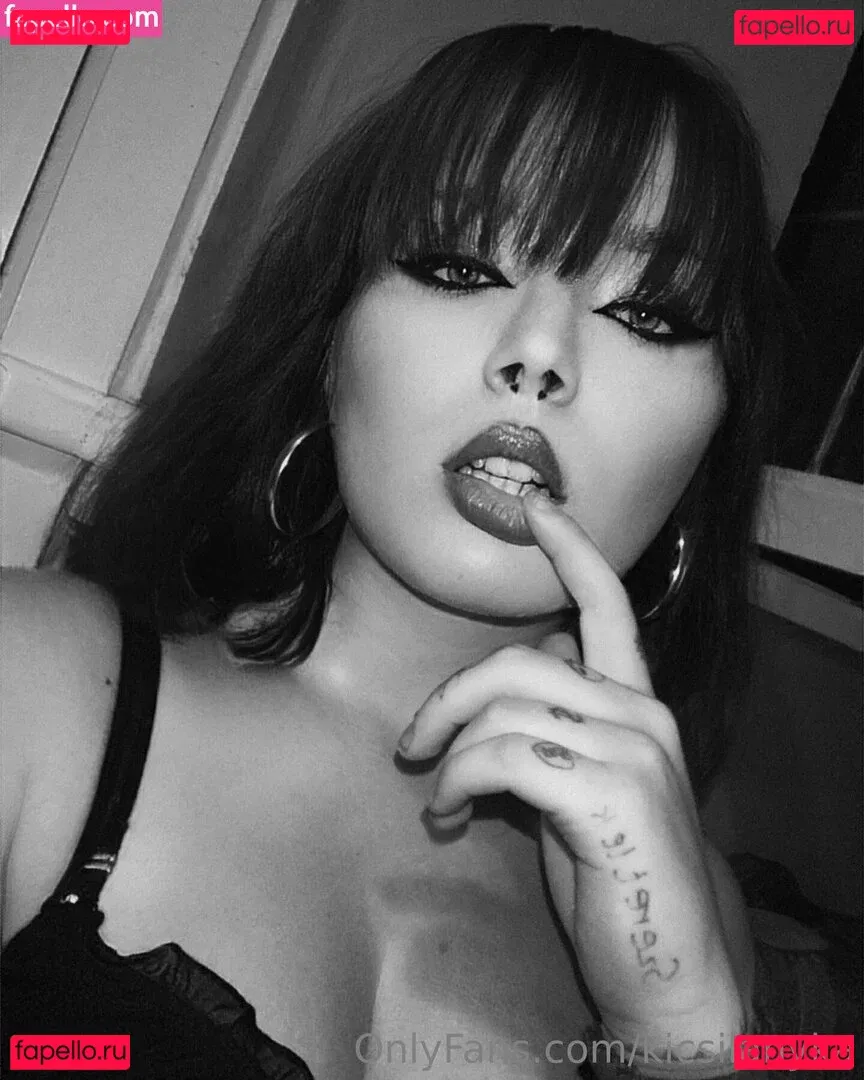 kicsilanyka Onlyfans Photo Gallery 